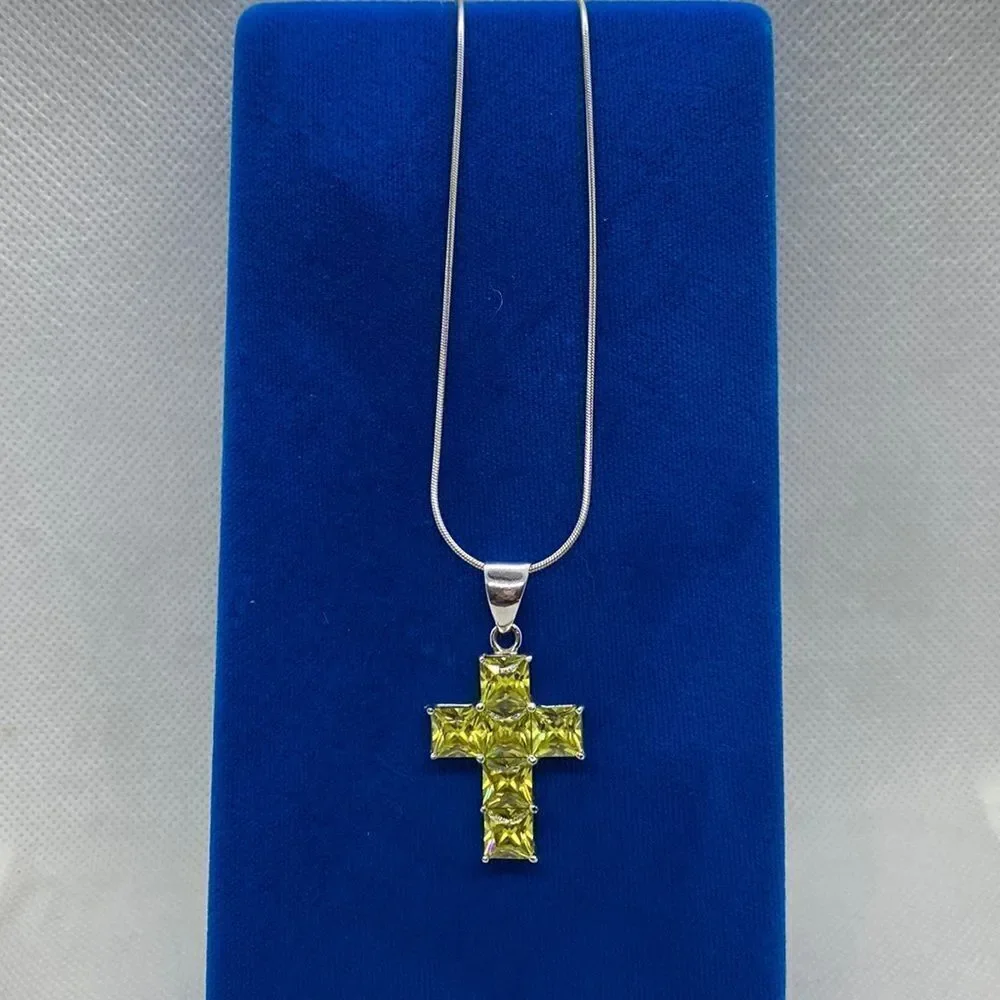 💛 925 Vintage Lime CZ Cross Necklace - Picture 1 of 4